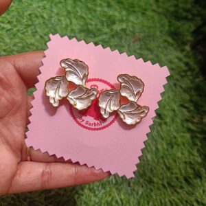 Enamel Petals earrings white