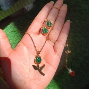 Emerald Tulip Pendant set Green
