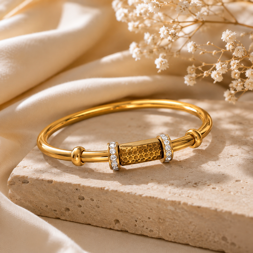 Anti Tarnish bracelet with American diamond